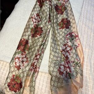 Gucci scarf